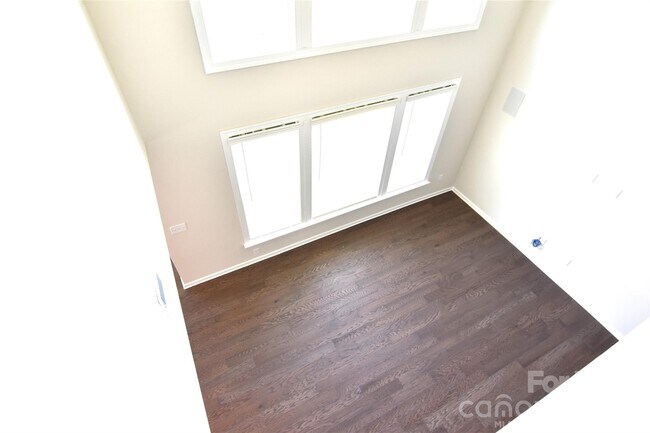 Building Photo - 1133 Overlake Dr