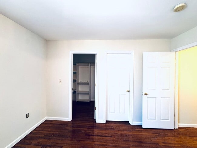 Building Photo - 161 W 53rd St
