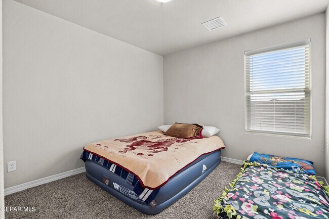 Building Photo - 7437 Schweitz Ct