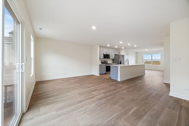 Building Photo - 2463 Bella Dr