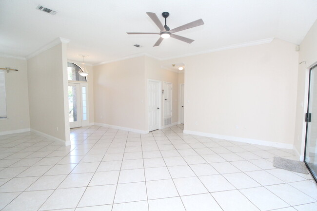 Building Photo - Spacious 3BR/3BA Holley by the Sea Home wi...