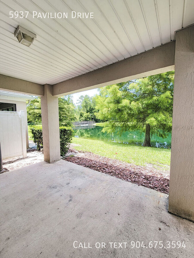 Building Photo - Emerald Preserve Townhome w/Pond Views