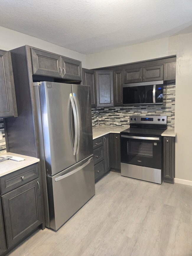 Building Photo - Drouillard