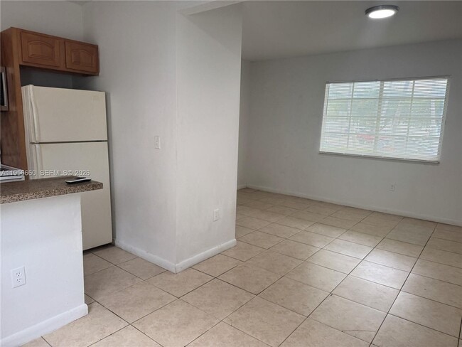 Building Photo - 7130 Rue Versailles Dr