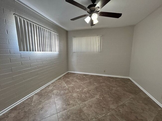 Building Photo - 920 S Wilson St