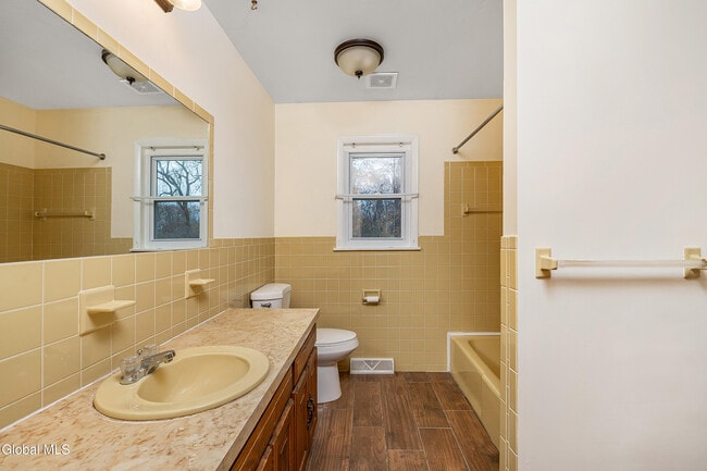 Building Photo - 3 Springwood Manor Dr