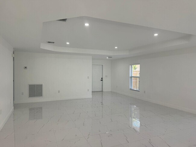 Building Photo - 4147 Success St