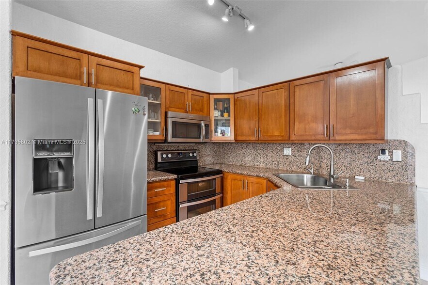Building Photo - 14162 NW 87th Ct