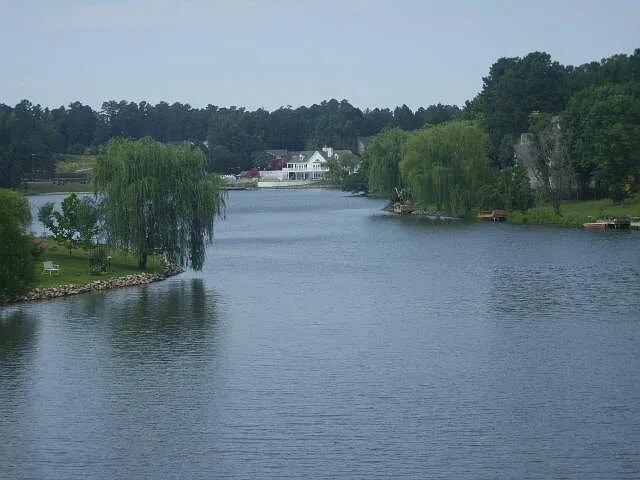 Building Photo - 313 N Water's Edge Dr