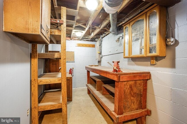 Building Photo - 417 Kemper Rd