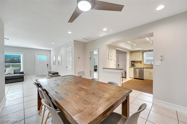 Building Photo - 795 94th Ave N