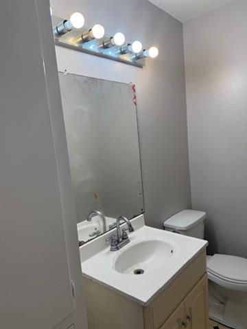 Building Photo - 7424 Songwood Dr