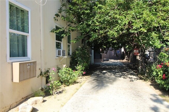 Building Photo - 7024 Middleton St