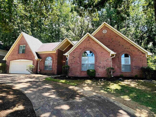 Primary Photo - 8411 Trinity Rd