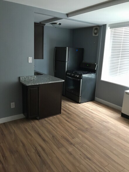 Building Photo - 950 25th St NW