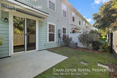 Building Photo - 1662 Bridwell Ln