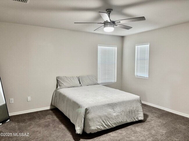 Building Photo - 2732 N Neruda Ln