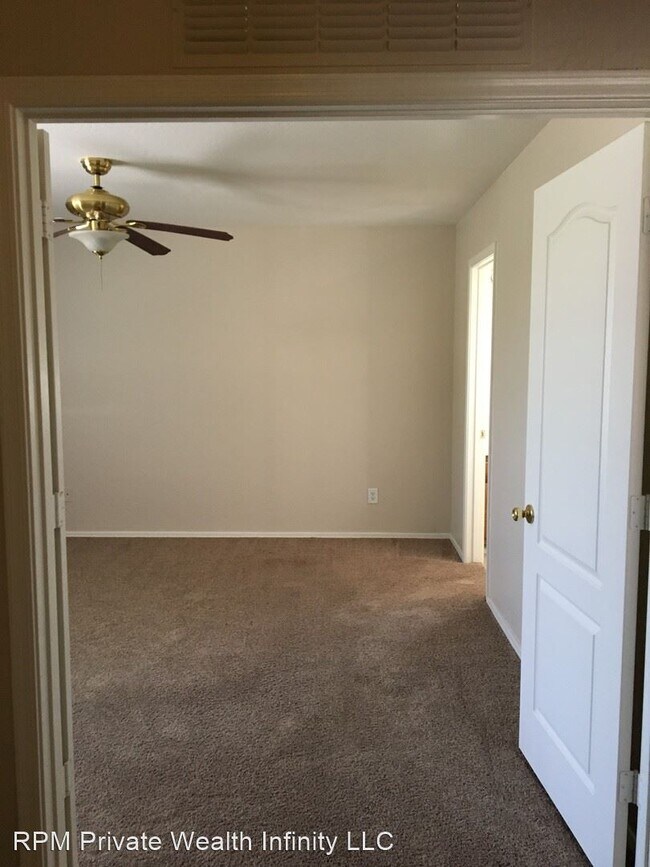 Building Photo - 4 br, 3 bath House - 21826 W. Sonora Street