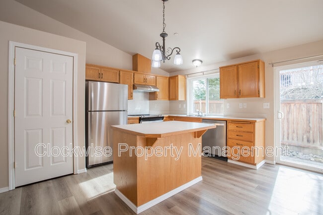 Building Photo - 5507 208th St Ct E