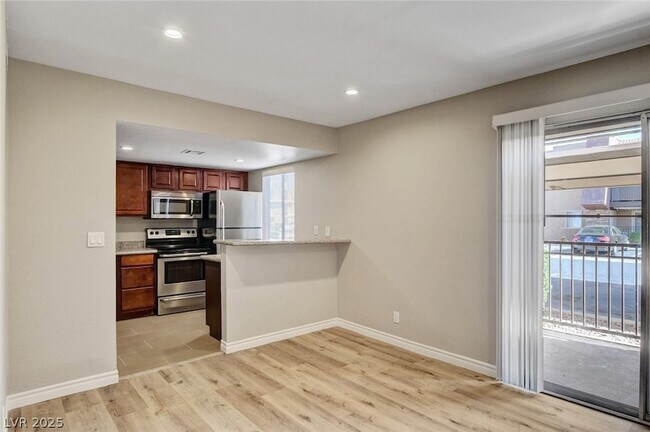 Building Photo - 5240 Indian River Dr