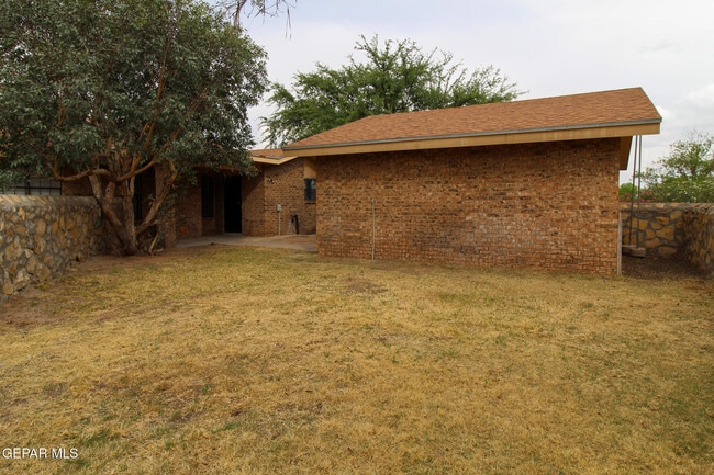 Building Photo - 3205 Fierro Dr