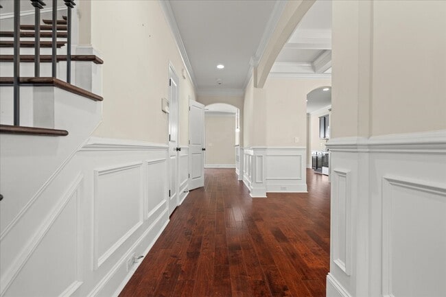 Building Photo - 1635 Lake Wateree Dr