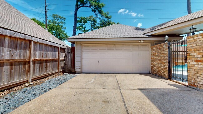 Building Photo - 9222 Symphonic Ln