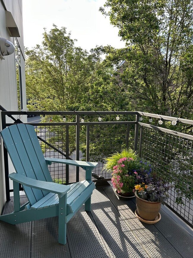 Building Photo - 1Bd/1Ba Kirkland Condo
