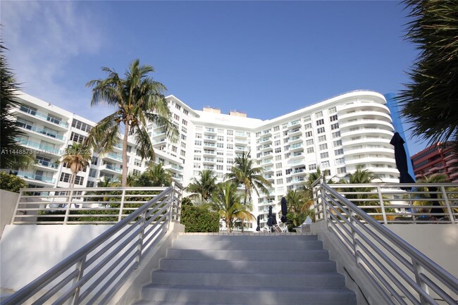 Building Photo - 5161 Collins Ave