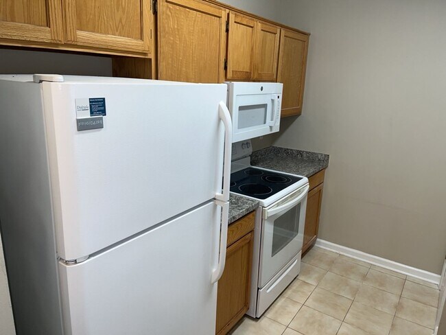 Building Photo - 22 E Dubois St