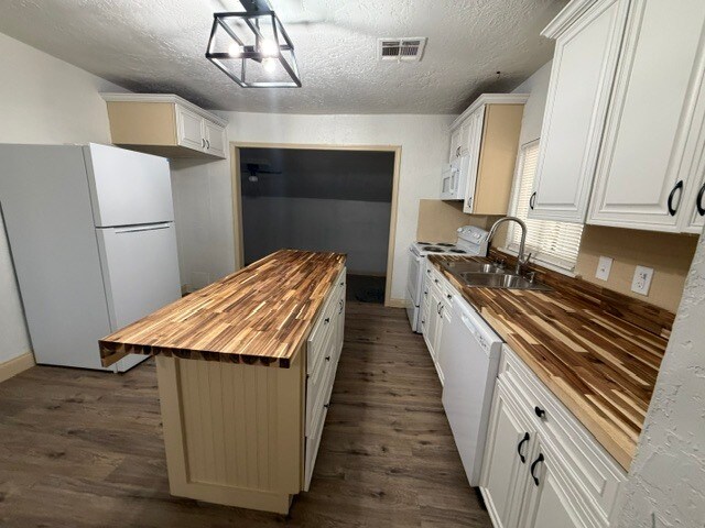 Building Photo - 512 NW Glendale Dr