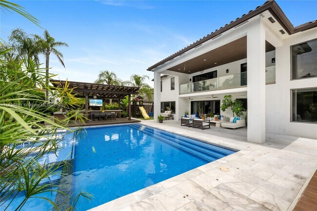 Building Photo - 9465 NW 52nd Doral Ln