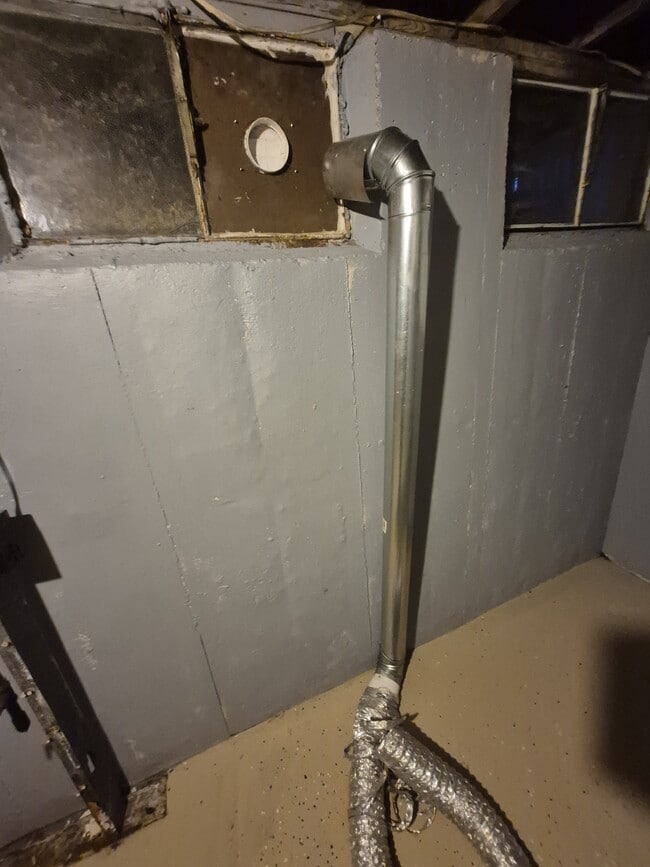 Building Photo - 1539 Comet Dr