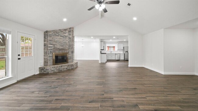 Building Photo - 2121 Aberdeen Dr