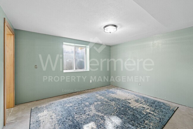 Building Photo - Beautiful 4-Bedroom Home In The South Hill With Solar Panels - Save On Utilities