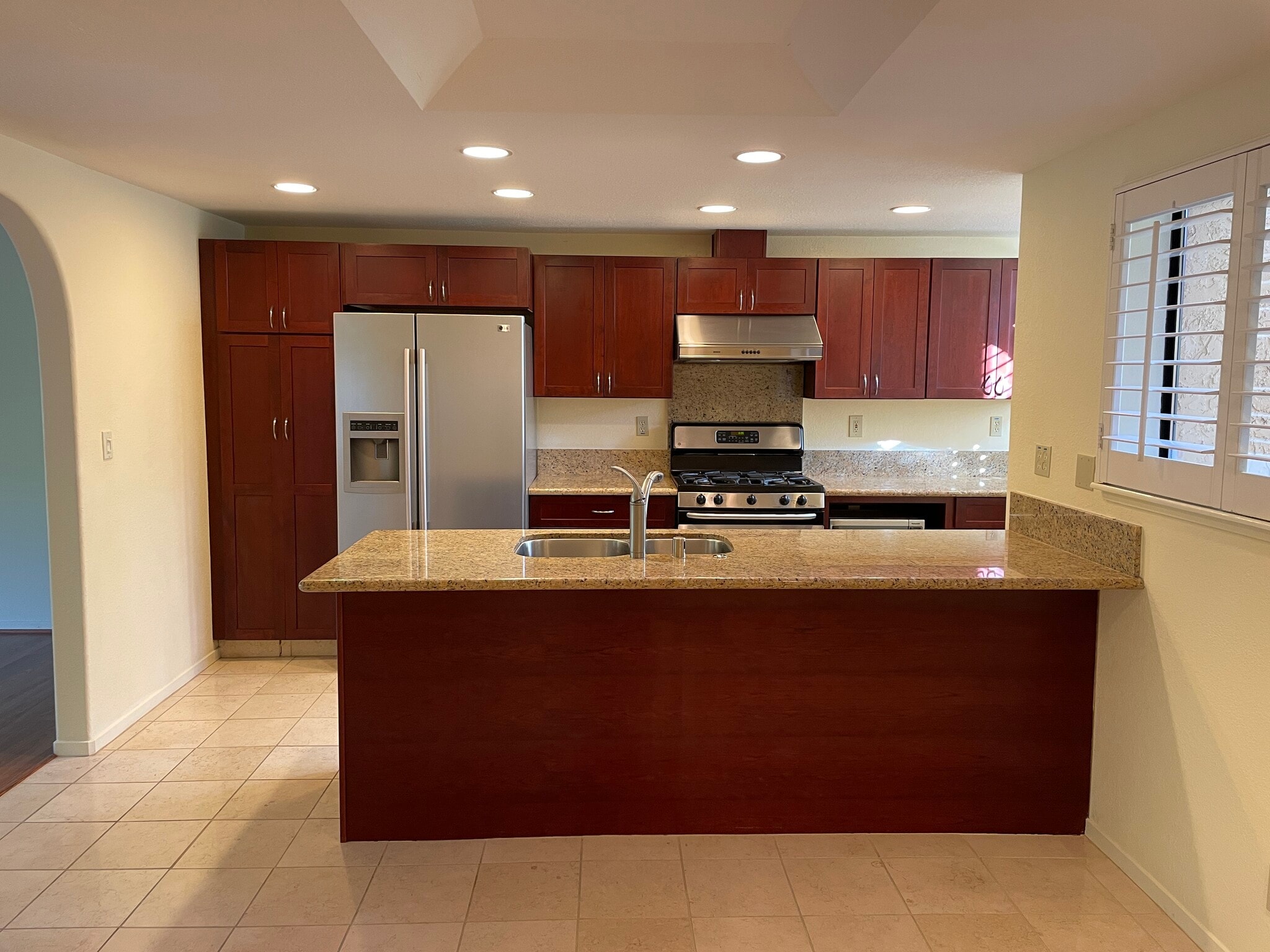Building Photo - 2118 Pinehurst Ct
