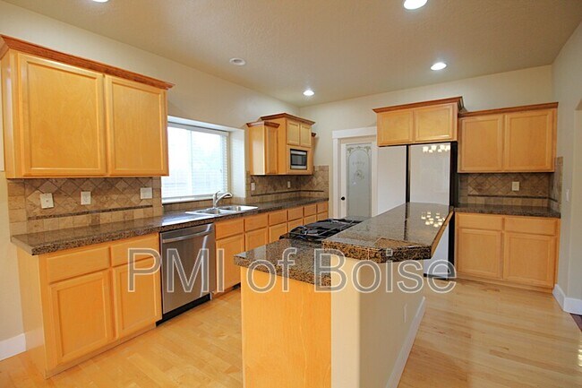 Building Photo - 6140 South Dolomite Avenue