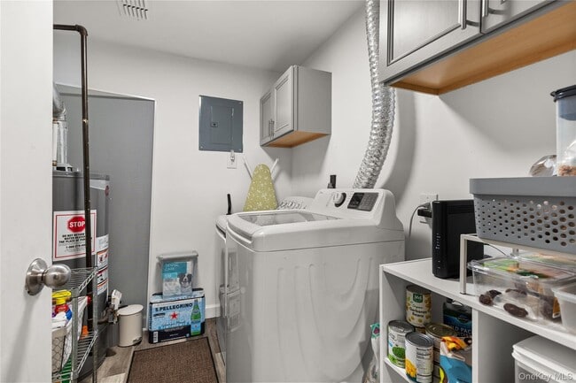 Building Photo - 87 Birchwood Rd