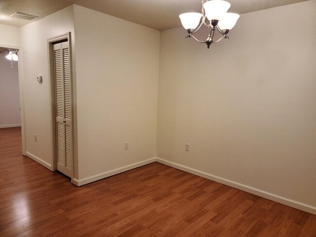 Building Photo - 121 Schofield Ct