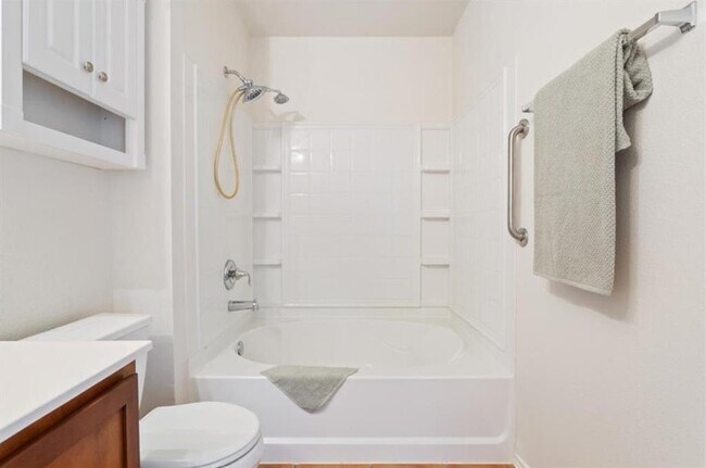 Building Photo - 97 Verde Ranch Loop