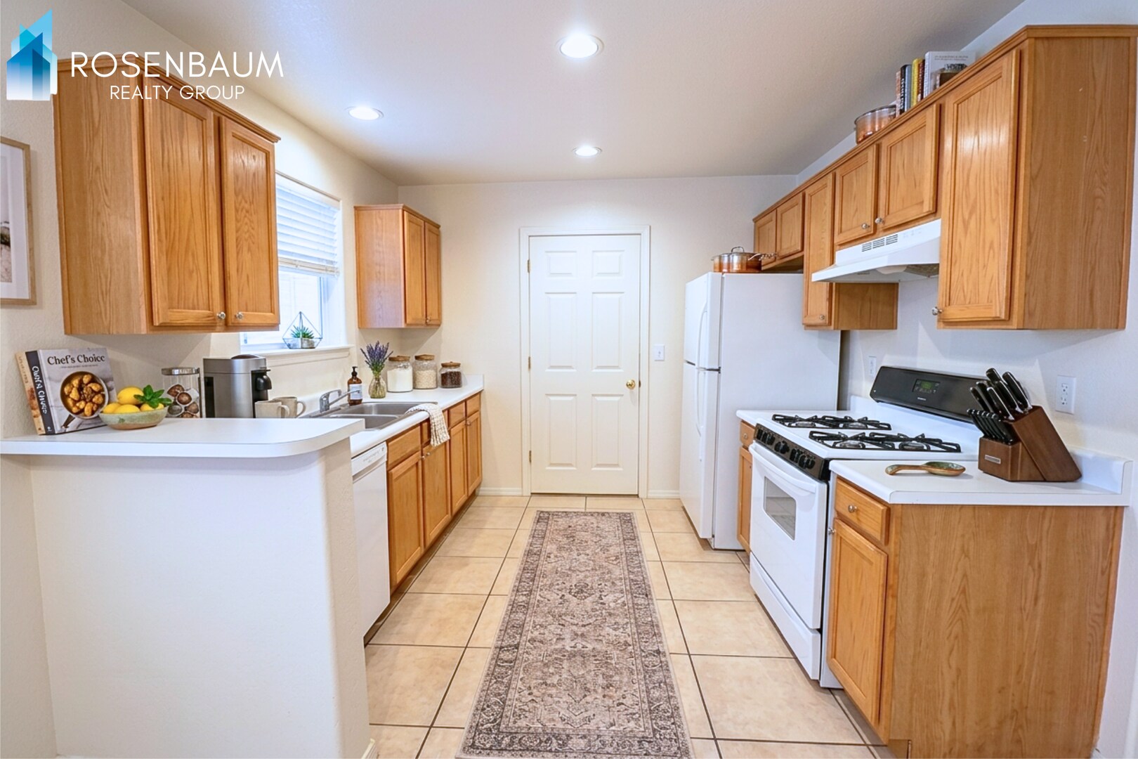 Building Photo - Charming 2-bedrooms, 2-baths duplex nestled in the heart of Prescott Valley!