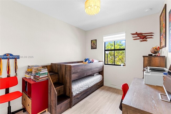 Building Photo - 10653 W 32nd Ln