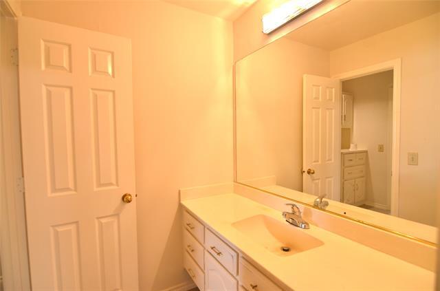 Building Photo - 7000 Ivory Ct