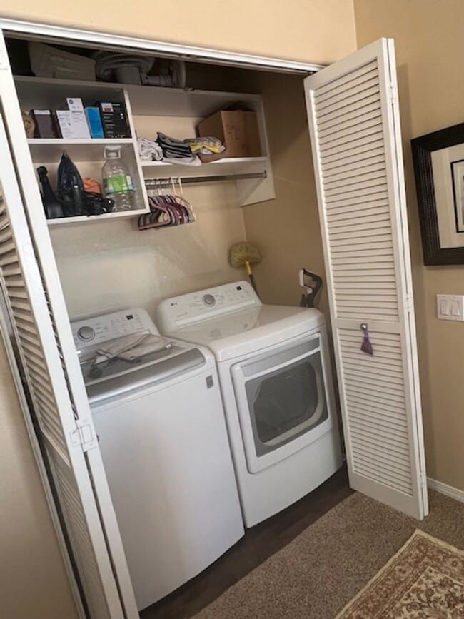 Building Photo - Desirable 2-bedroom/2.5-bathroom Condo in Islay Villas! Available Summer 2026