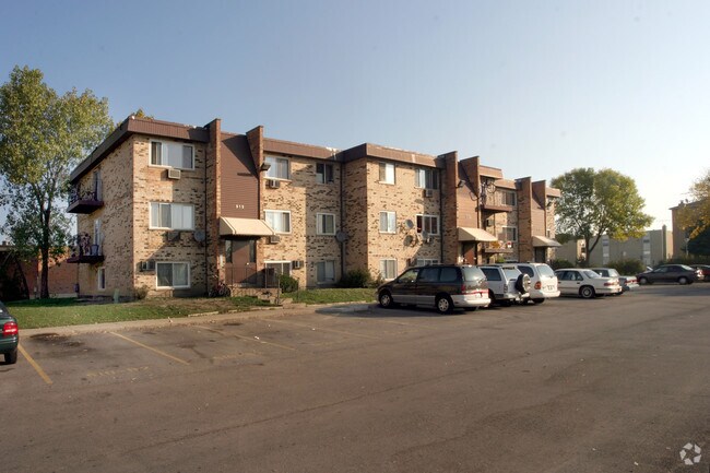 Primary Photo - 519 Wimbleton Dr