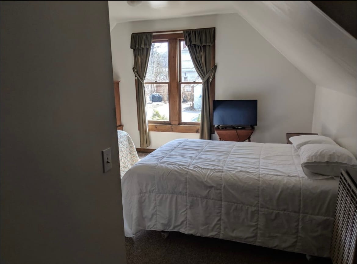 Upstairs bedroom - 855 E Front St