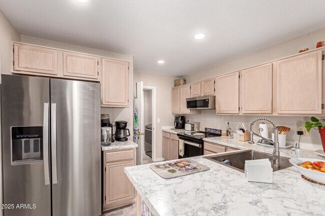 Building Photo - 7724 W Oraibi Dr
