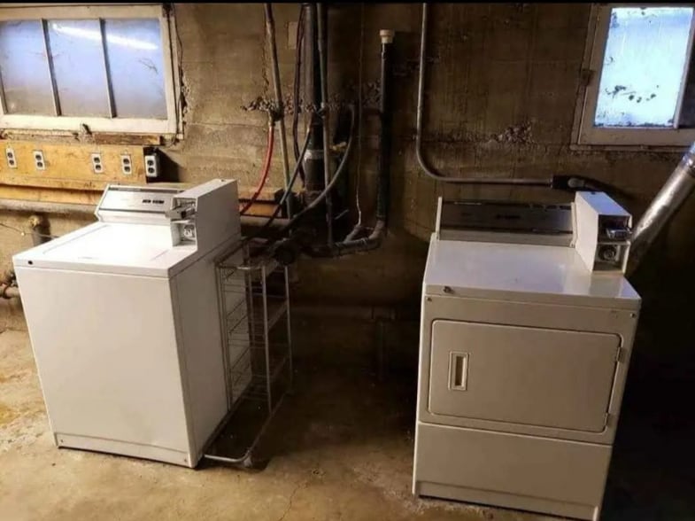 Building Photo - 531 Linden Dr