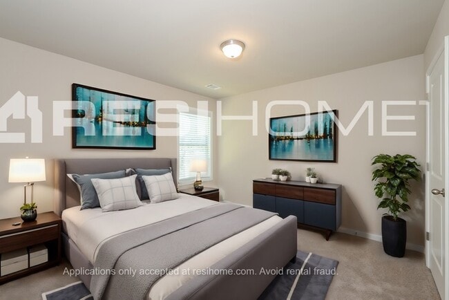 Building Photo - 372 Phaeton Ln