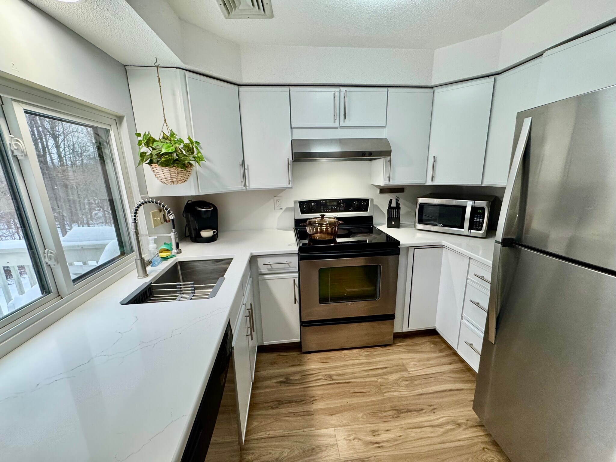 Building Photo - 300 Brittany Farms Rd